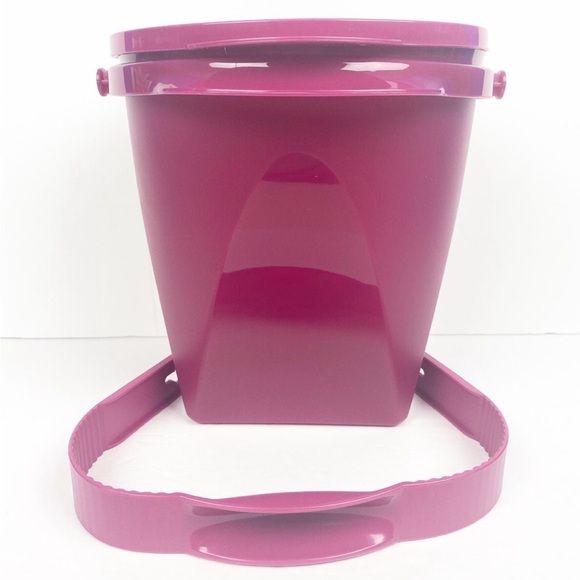 New!!!  Tupperware Jumbo Canister 5.2-qt./5 L - Picture 2 of 4